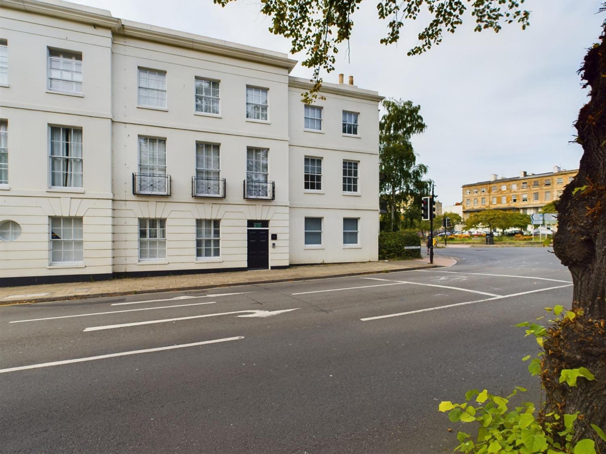チェルトナムBelle Vue Regency King Size W Free Parkingアパートメント エクステリア 写真